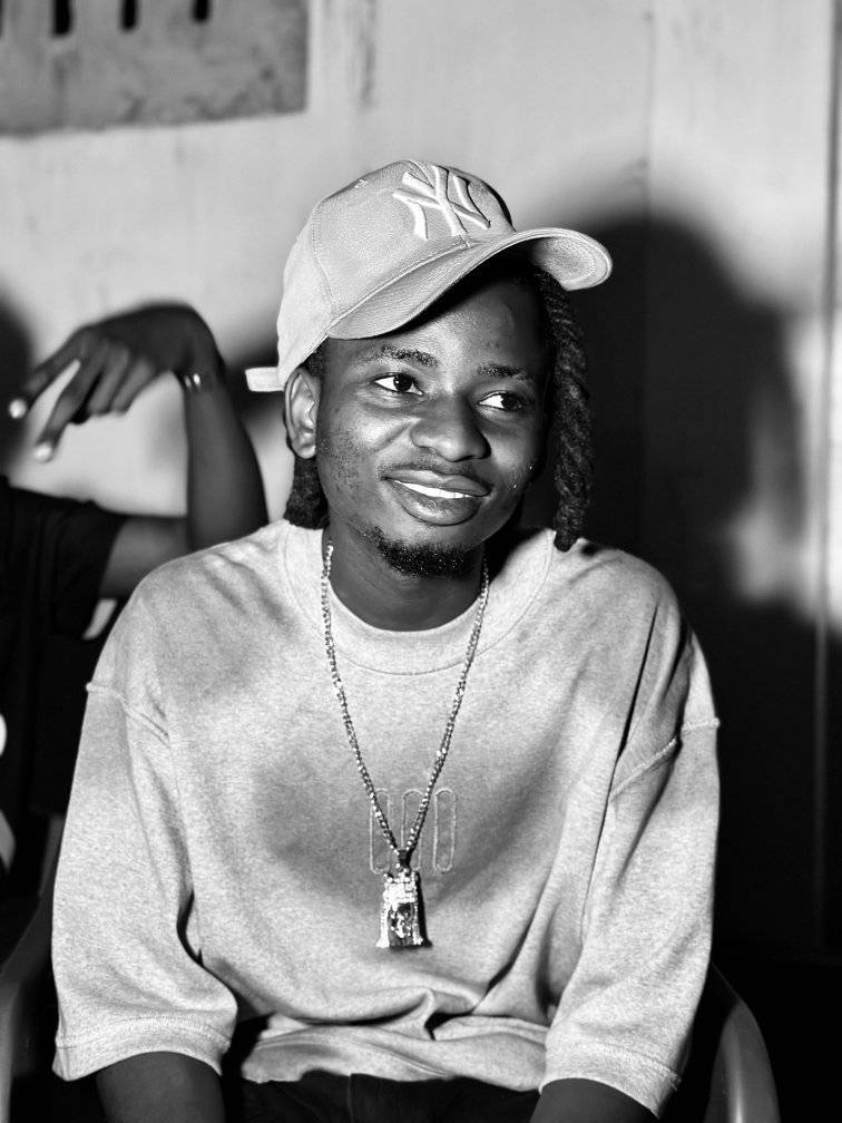 jeusi Mc Ft. Minado & Mr Blue